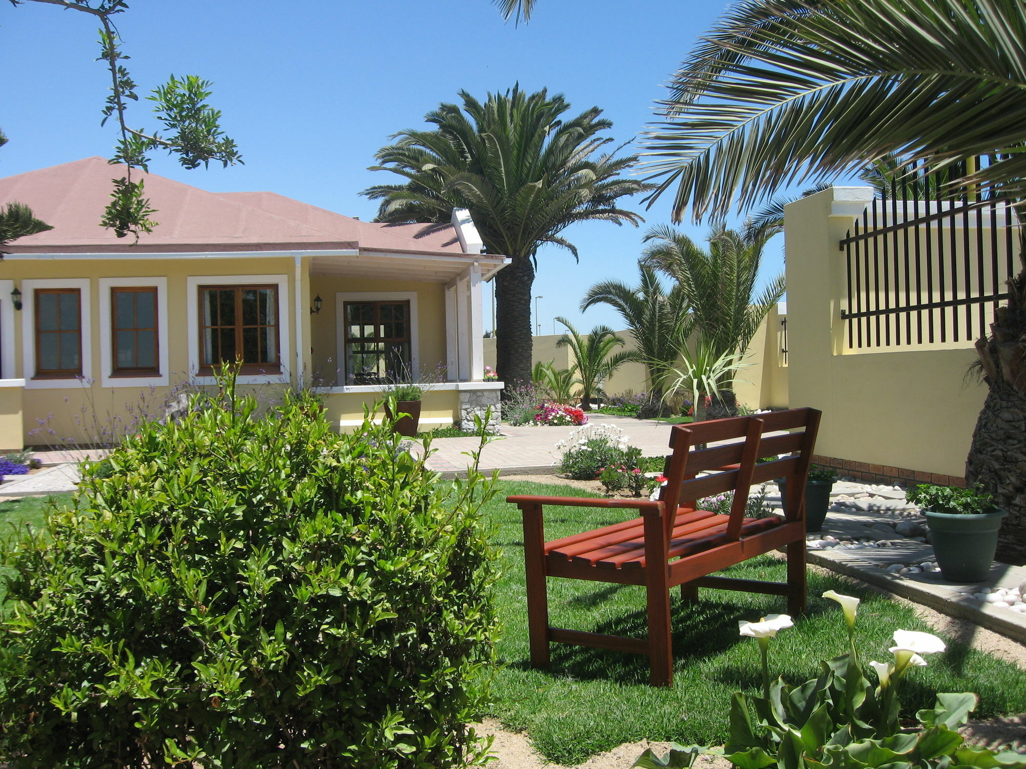 Cornerstone Guesthouse Swakopmund Exterior photo