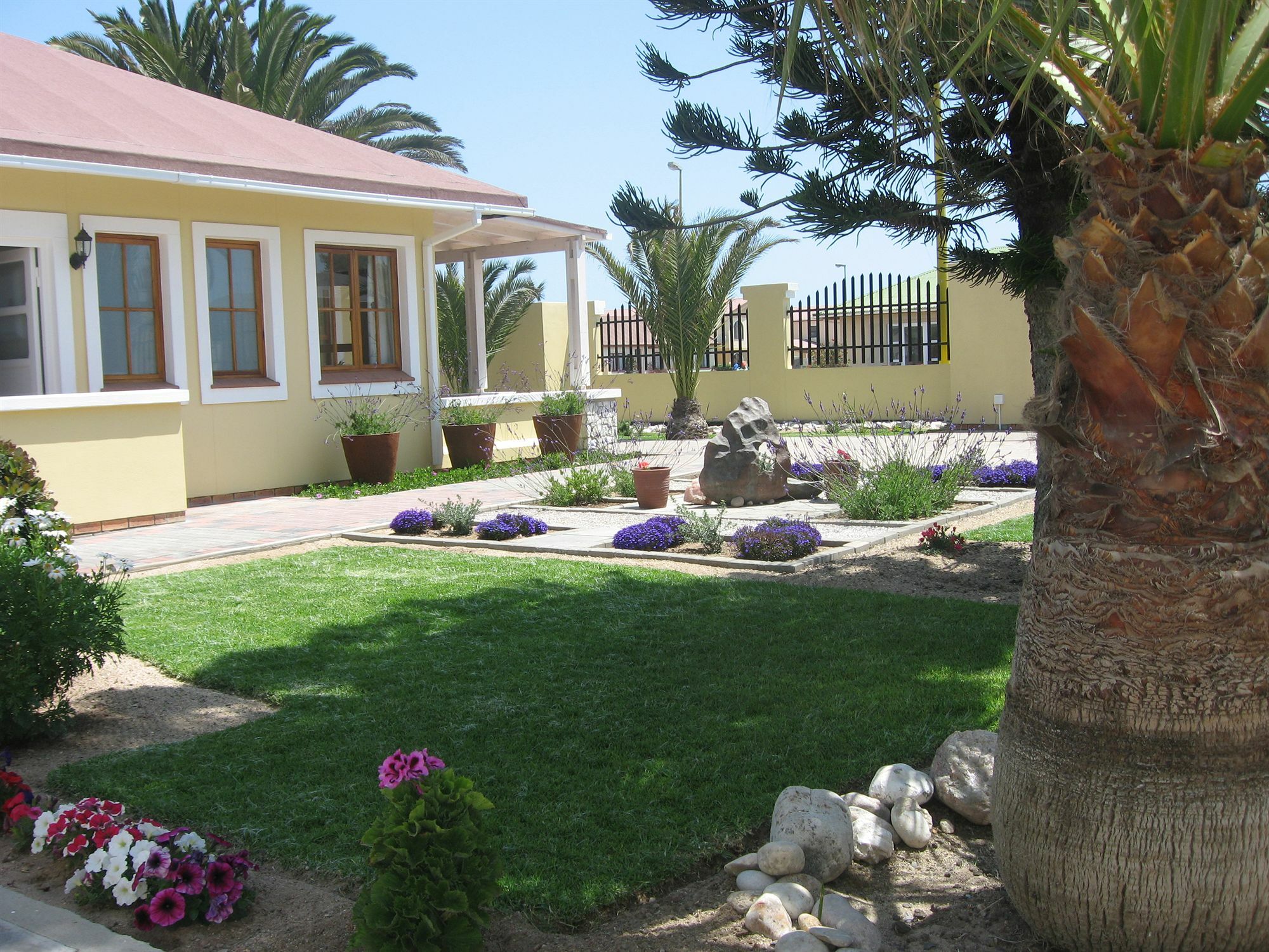 Cornerstone Guesthouse Swakopmund Exterior photo